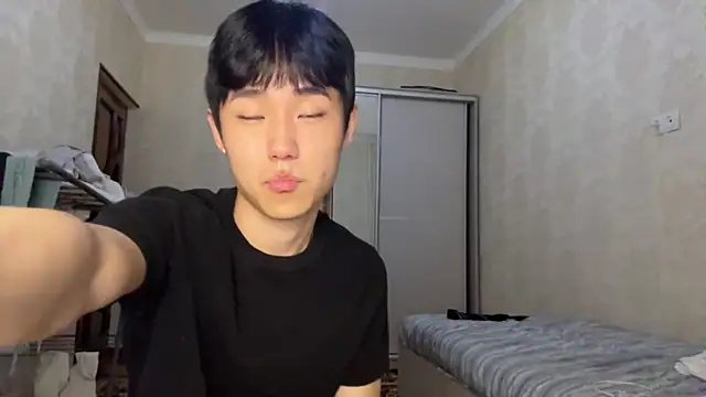 Snapshot of Brian_Stars chatting on 07-12-26, 02:08 Brian Stars online show from 07-12-26, 02:08
