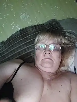 Snapshot of Violet5364 chatting on 06-18-26, 08:35 Violet5364 online show from 06-18-26, 08:35