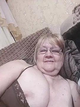 Snapshot of Violet5364 chatting on 08-08-26, 09:17 Violet5364 online show from 08-08-26, 09:17