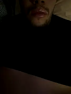 Snapshot of yaxxx03 chatting on 10-08-25, 07:11 yaxxx03 online show from 10-08-25, 07:11