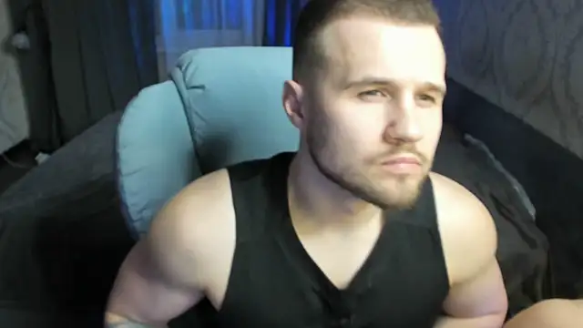 Snapshot of Vladik_b chatting on 03-17-25, 05:38 Vladik b online show from 03-17-25, 05:38