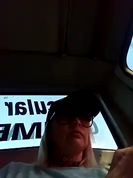 CandieGilson   online show from 09-15-25, 10:48