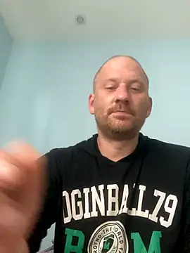 Krzysiekg123 online show from 10-05-25, 02:59