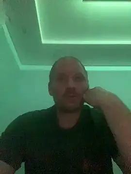 Krzysiekg123 online show from 11-14-25, 07:34