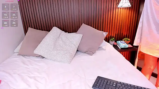 julietaevanns online show from 02-03-26, 06:40