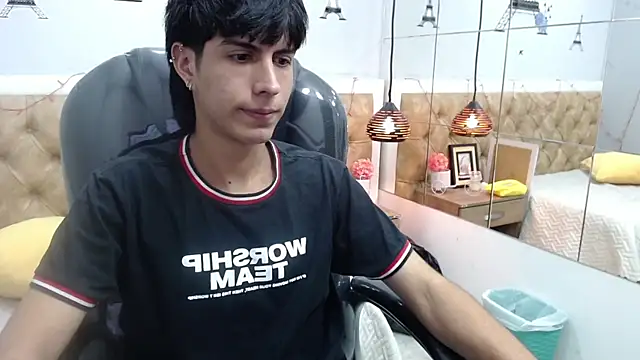 Estiv18  online show from 02-13-25, 01:19