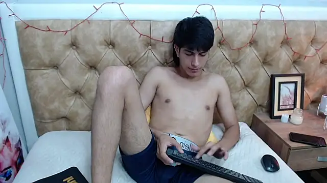 Estiv18  online show from 02-14-25, 06:34