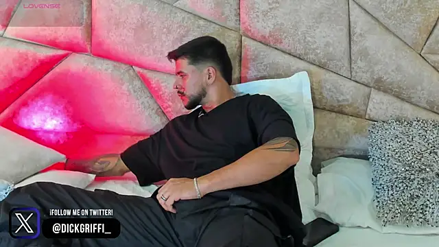 Snapshot of DickGriffith_ chatting on 03-17-25, 01:39 DickGriffith online show from 03-17-25, 01:39