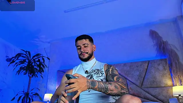 Snapshot of DickGriffith_ chatting on 10-09-25, 12:58 DickGriffith online show from 10-09-25, 12:58