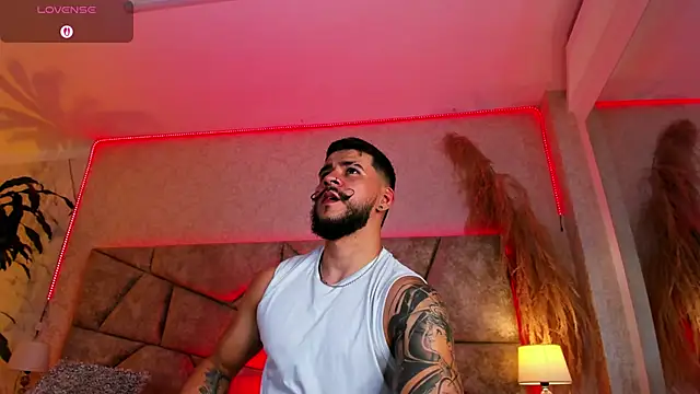 Snapshot of DickGriffith_ chatting on 11-06-25, 07:48 DickGriffith online show from 11-06-25, 07:48