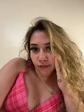 Snapshot of angelicasn0w chatting on 02-11-25, 07:23 angelicasn0w online show from 02-11-25, 07:23