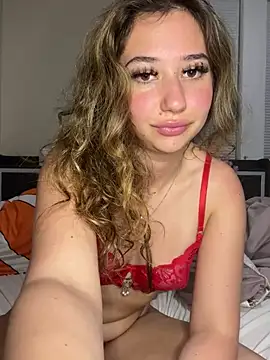 Snapshot of angelicasn0w chatting on 03-13-25, 03:44 angelicasn0w online show from 03-13-25, 03:44