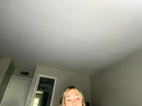 Snapshot of angelicasn0w chatting on 09-11-25, 04:07 angelicasn0w online show from 09-11-25, 04:07