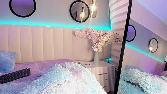 alice lodge online show from 09-20-25, 03:18