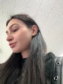 lunalovelee online show from 09-28-25, 02:00