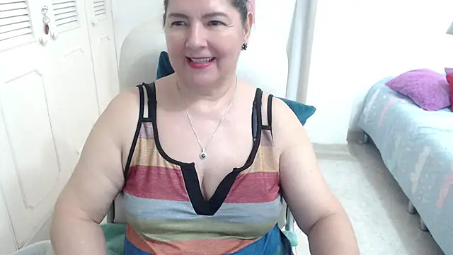 leonela 69 online show from 04-15-26, 01:18