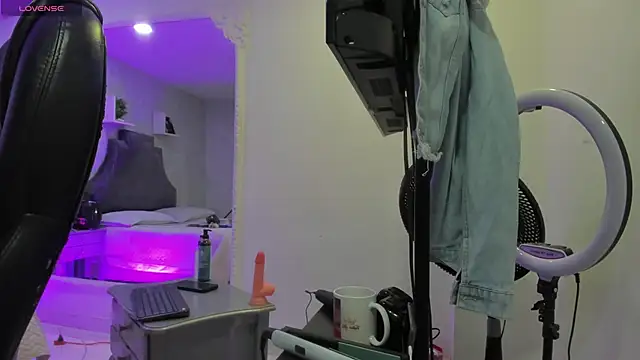 EmiliaRose  online show from 02-27-26, 08:42