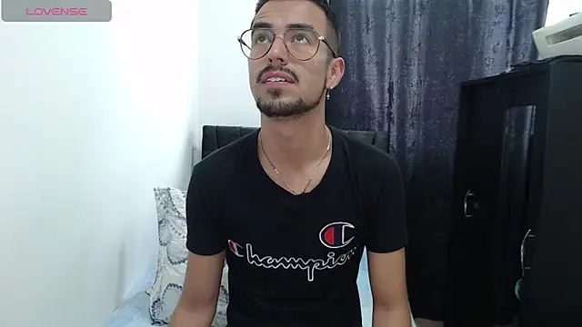 Snapshot of Demian_val chatting on 03-05-25, 04:24 Demian val online show from 03-05-25, 04:24