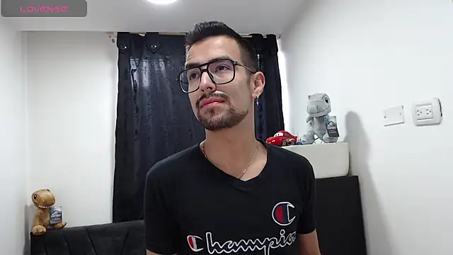 Snapshot of Demian_val chatting on 02-10-26, 11:58 Demian val online show from 02-10-26, 11:58