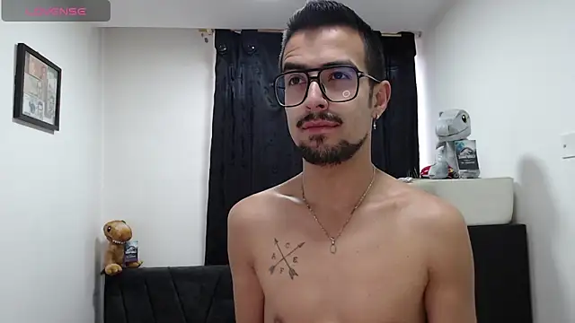 Snapshot of Demian_val chatting on 02-17-26, 12:12 Demian val online show from 02-17-26, 12:12