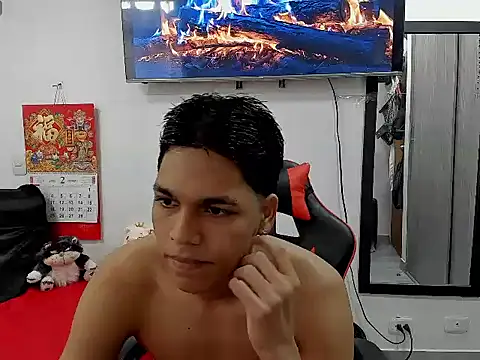 Snapshot of David_Gil19 chatting on 02-16-25, 01:38 David Gil19 online show from 02-16-25, 01:38