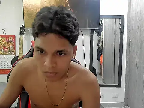 Snapshot of David_Gil19 chatting on 03-06-25, 02:30 David Gil19 online show from 03-06-25, 02:30