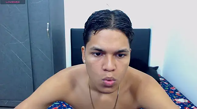 Snapshot of David_Gil19 chatting on 03-13-25, 03:33 David Gil19 online show from 03-13-25, 03:33