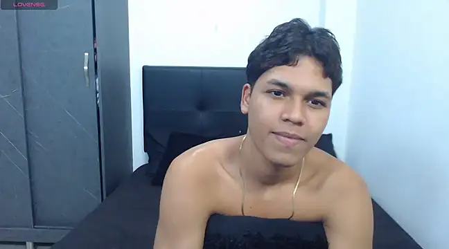 Snapshot of David_Gil19 chatting on 03-20-25, 07:47 David Gil19 online show from 03-20-25, 07:47