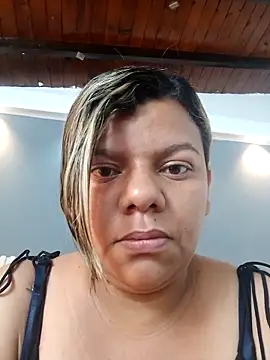 Snapshot of Aida-nicolle chatting on 02-17-25, 12:38 Aida-nicolle online show from 02-17-25, 12:38