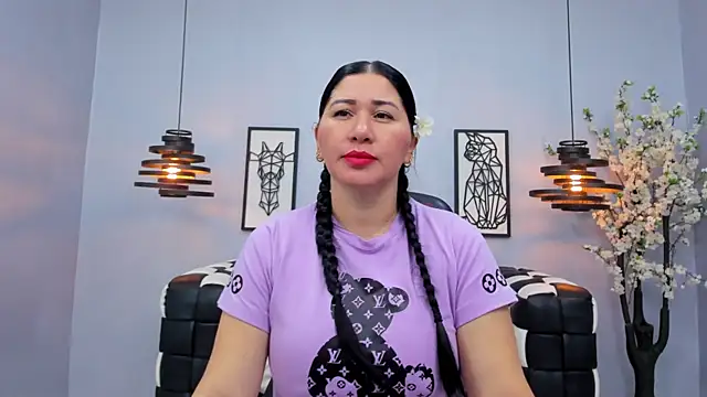 Layla palmer online show from 02-16-25, 10:10