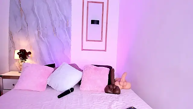 Snapshot of KylieGomeez chatting on 09-24-25, 07:39 KylieGomeez online show from 09-24-25, 07:39