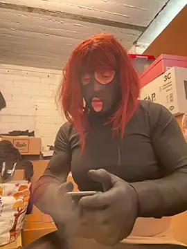 Snapshot of Bleueyez007 chatting on 04-05-26, 08:22 Bleueyez007 online show from 04-05-26, 08:22