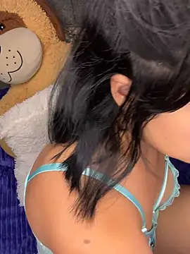 Snapshot of ZafiroKlein chatting on 11-25-25, 08:42 ZafiroKlein online show from 11-25-25, 08:42