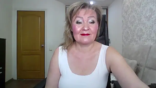 Snapshot of Victoria_secrets_ chatting on 10-05-25, 06:23 Victoria secrets online show from 10-05-25, 06:23