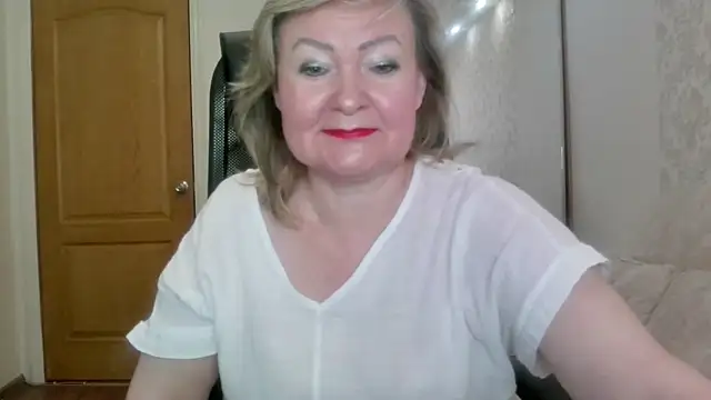 Snapshot of Victoria_secrets_ chatting on 06-16-26, 09:45 Victoria secrets online show from 06-16-26, 09:45