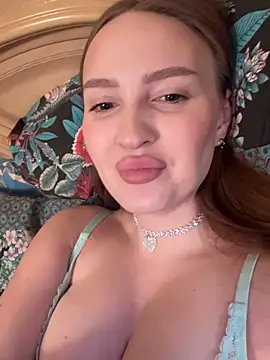 Snapshot of KateLibby chatting on 12-02-25, 07:03 KateLibby online show from 12-02-25, 07:03