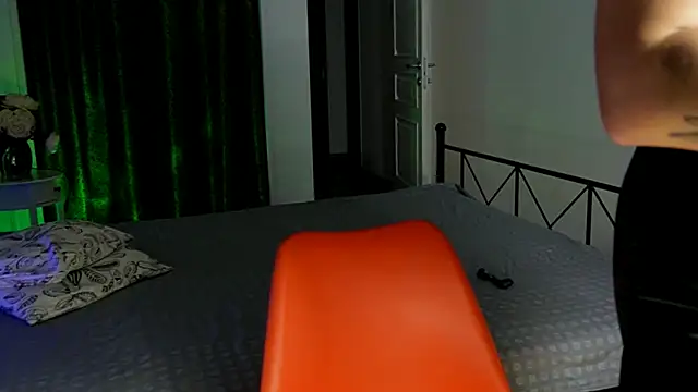 RaileReed online show from 09-20-25, 03:57