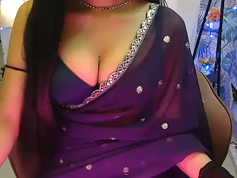 Snapshot of jenifermedow chatting on 11-14-25, 03:49 jenifermedow online show from 11-14-25, 03:49