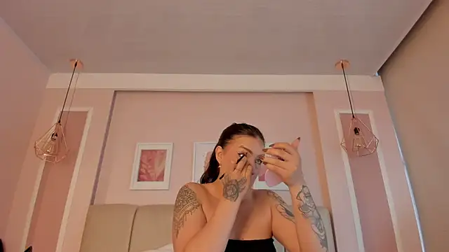 Annie rhoades online show from 04-30-26, 01:28