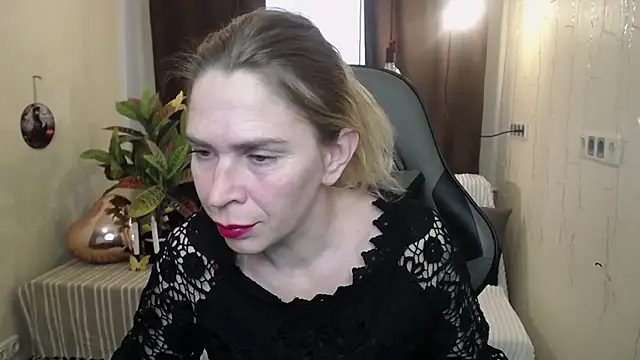 TessaDaybreak online show from 02-27-25, 01:49