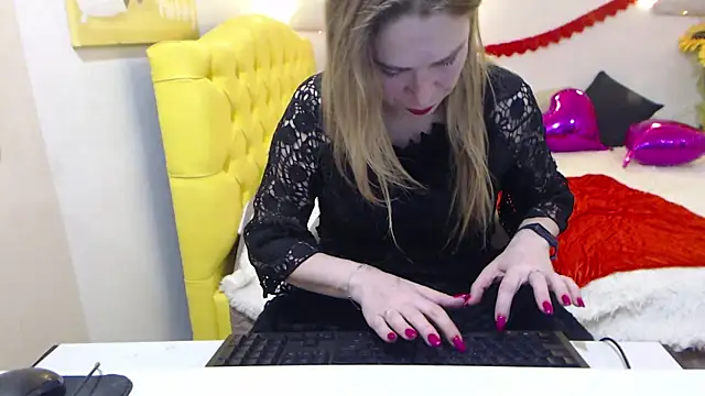 TessaDaybreak online show from 03-02-25, 10:35