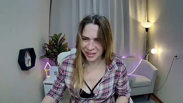 Snapshot of TessaDaybreak chatting on 05-16-26, 06:32 TessaDaybreak online show from 05-16-26, 06:32