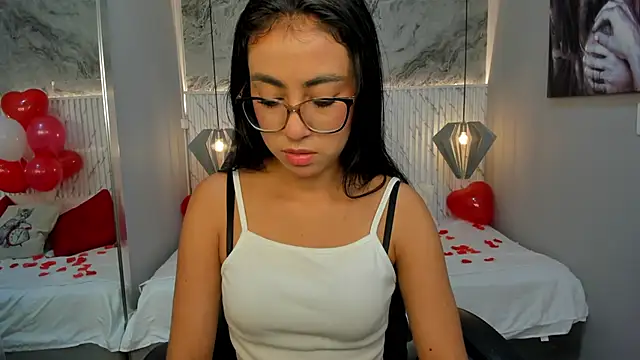 Snapshot of lucelly_15 chatting on 02-15-25, 11:50 lucelly 15 online show from 02-15-25, 11:50