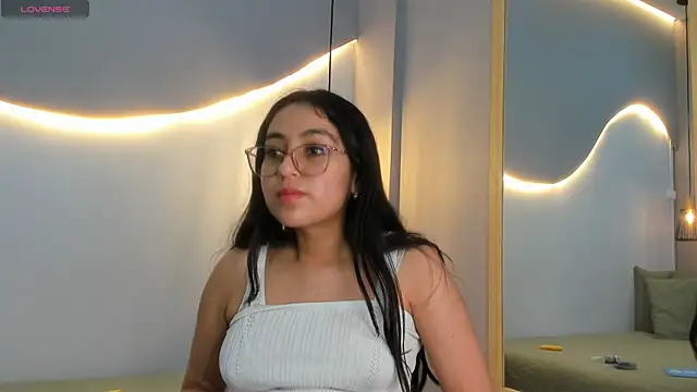 lucelly 15 online show from 12-21-25, 12:01