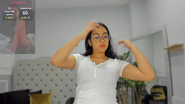 lucelly 15 online show from 02-05-26, 11:48