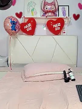 Snapshot of MeliLove- chatting on 02-15-25, 12:33 MeliLove- online show from 02-15-25, 12:33