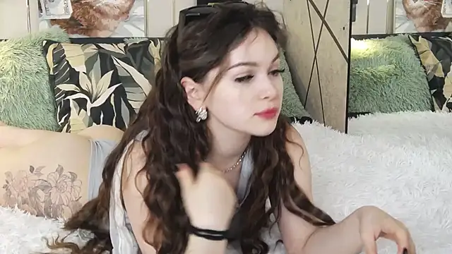 -Amora online show from 02-17-25, 05:43