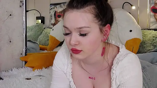 Snapshot of -Amora chatting on 03-21-25, 11:12 -Amora online show from 03-21-25, 11:12