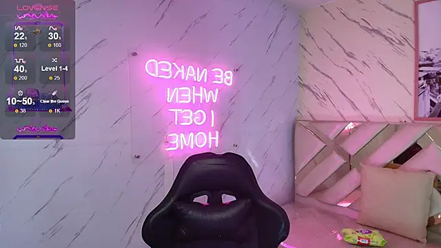 Snapshot of Anni_acker_b chatting on 02-21-25, 07:43 Anni acker b online show from 02-21-25, 07:43