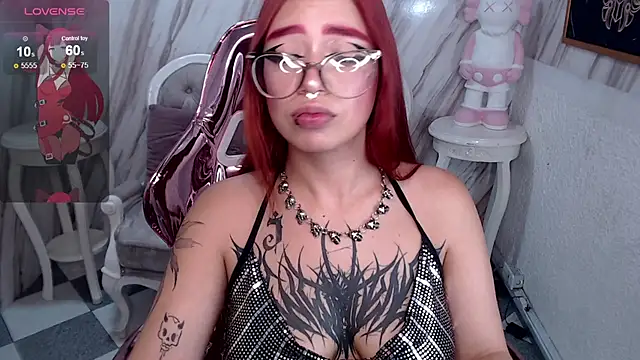 Snapshot of Anni_acker_b chatting on 03-12-25, 08:10 Anni acker b online show from 03-12-25, 08:10